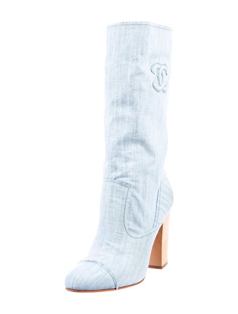 chanel bleu boots.